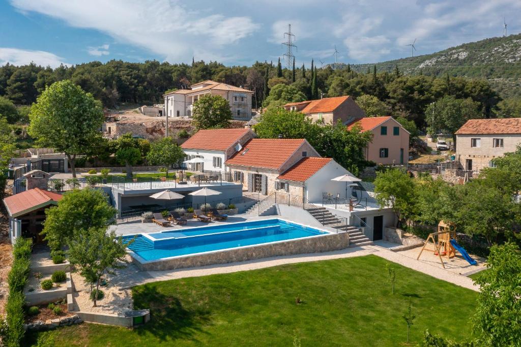Bazén v ubytovaní Casa di Pietra alebo v jeho blízkosti