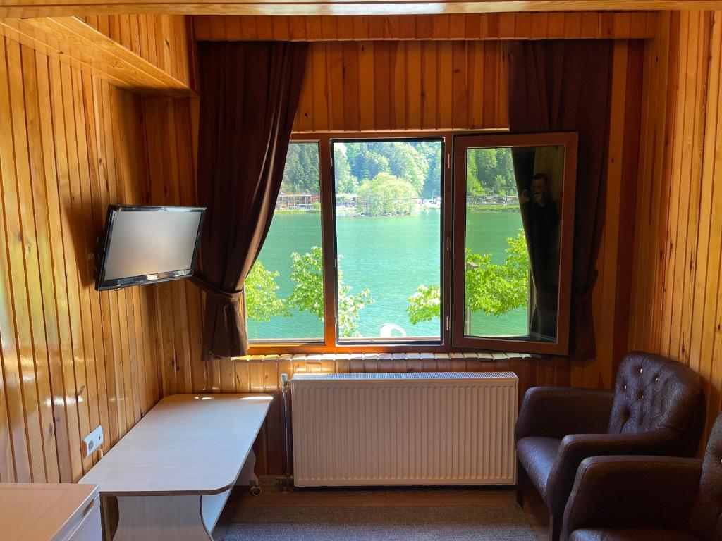 Ozkan Otel - Vue Sur Le Lac Super Room