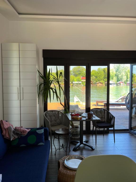 Posezení v ubytování Beach House Belgrade