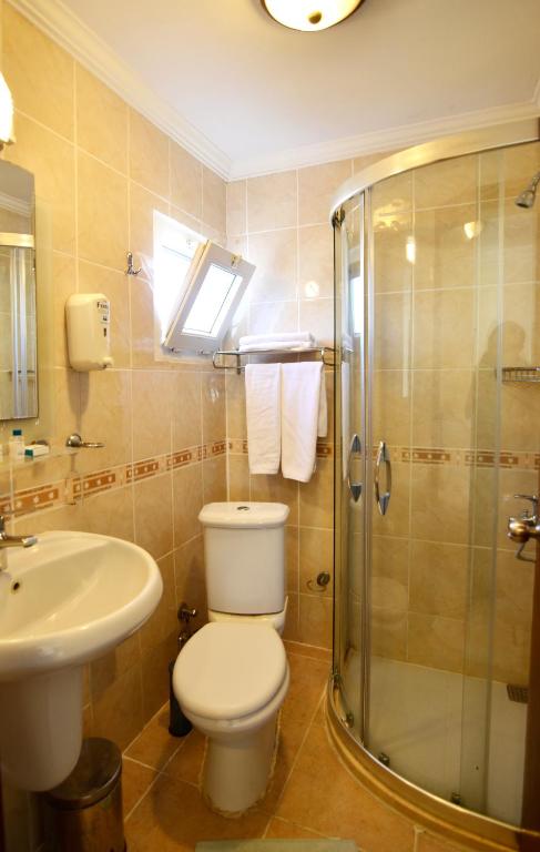 Koupelna v ubytování Sevin Hotel Pension