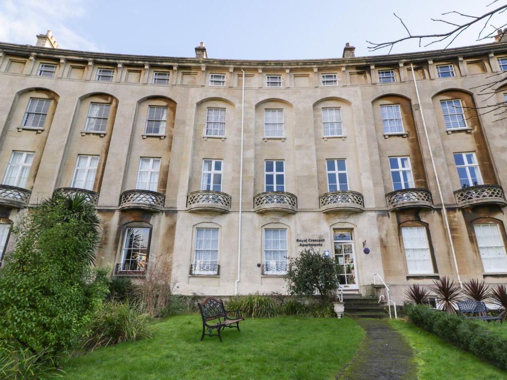 Royal Crescent Apartments, WestonsuperMare (updated prices 2024)
