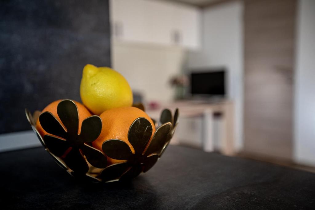 Televízia a/alebo spoločenská miestnosť v ubytovaní Mobile Home whit sea view LAVOJESA