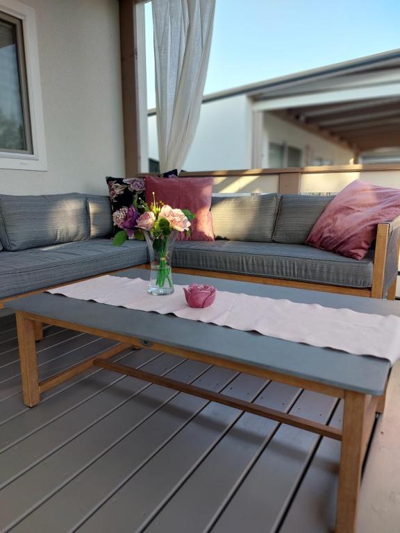 Balkón alebo terasa v ubytovaní Mobile Home whit sea view LAVOJESA