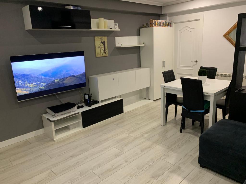 Alojamiento LOS GUAJES Gijon - 三居室公寓