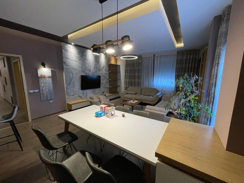 MAK Apartments - Image 9