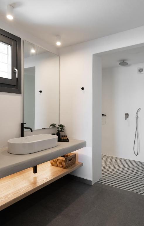 Ikies of Mykonos - 12