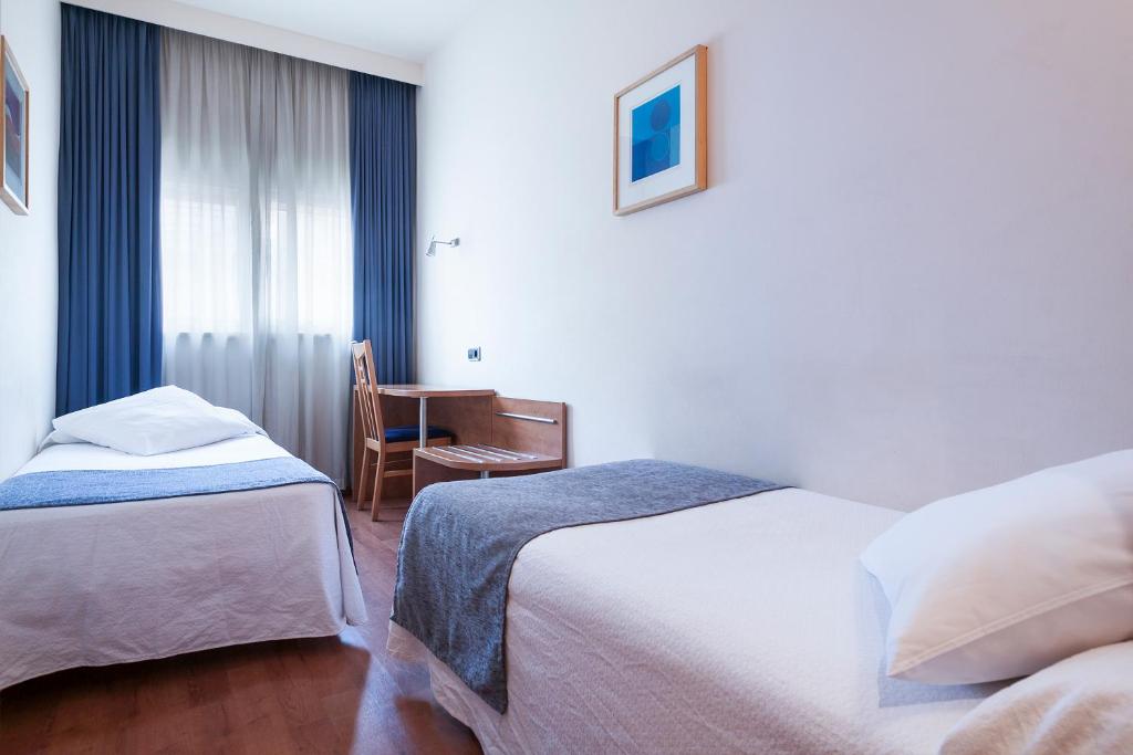 Acta Antibes - Resim 36