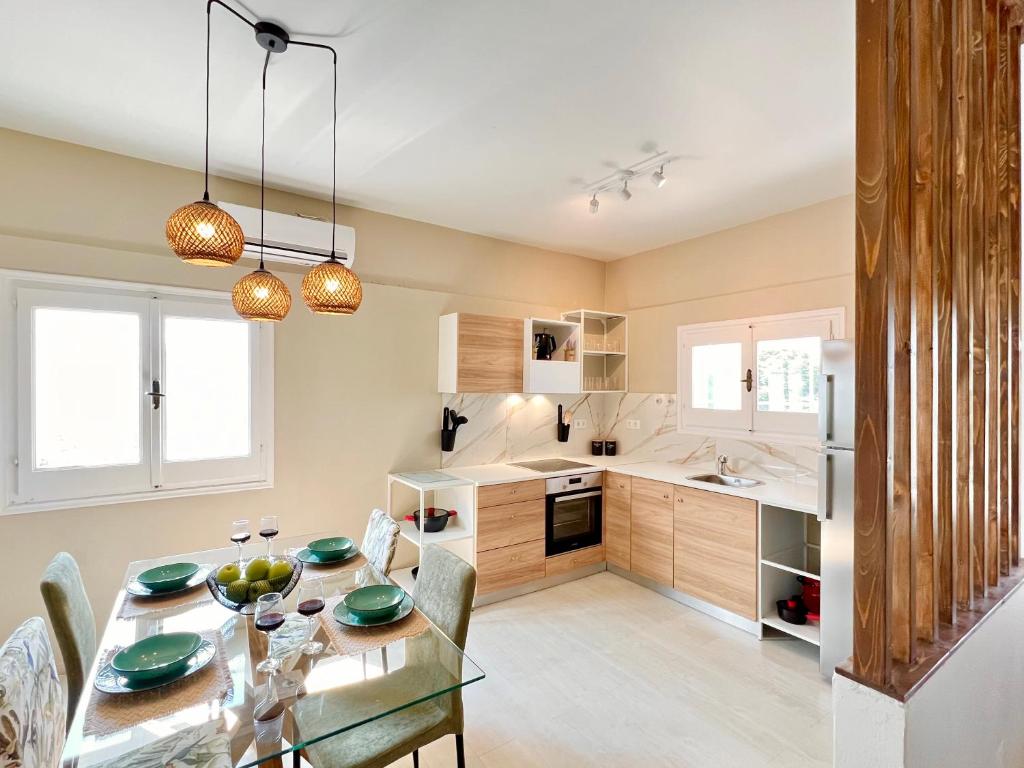 A kitchen or kitchenette at Elysian Studios