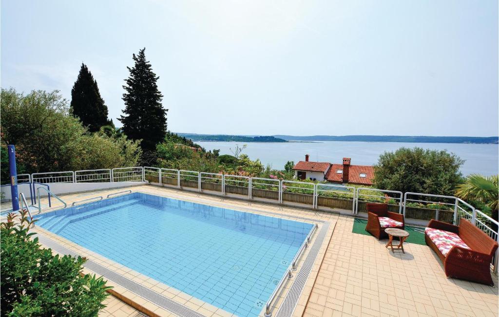 Piscina a Awesome Apartment In Portoroz With Outdoor Swimming Pool o a prop