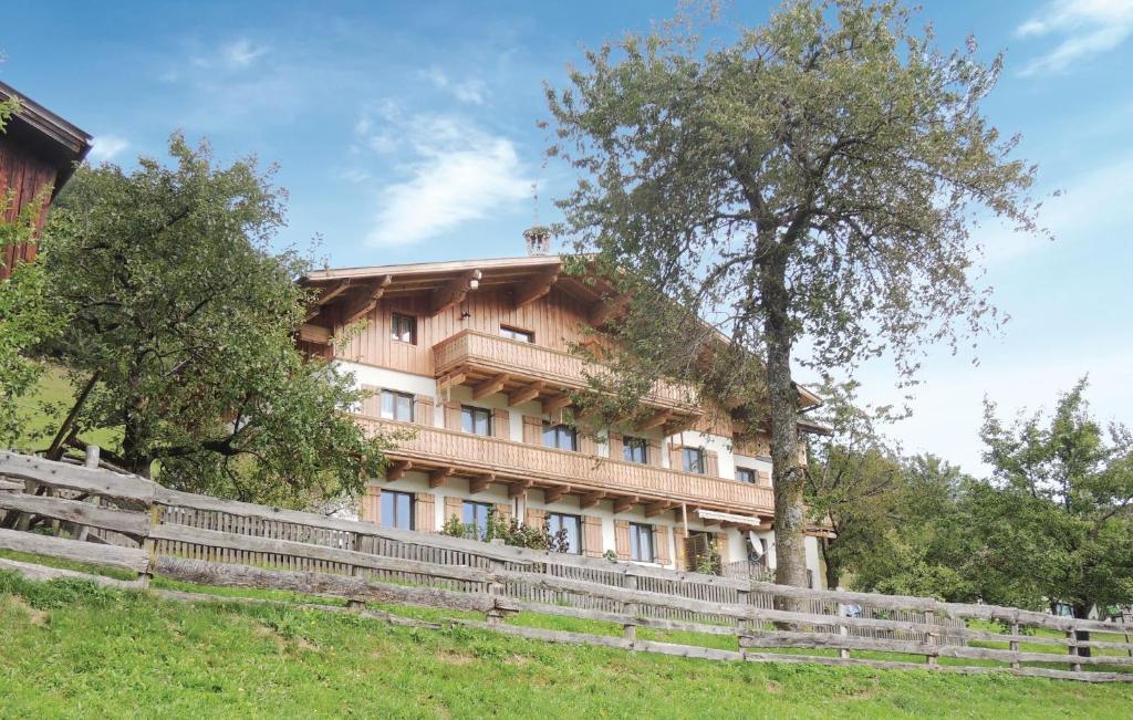 Budova, v ktorej sa apartmán nachádza