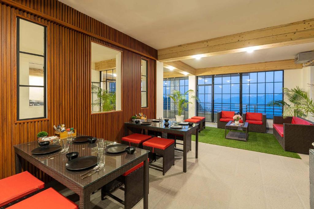 Gallery image of StayVista at Pristine Pines in Kasauli