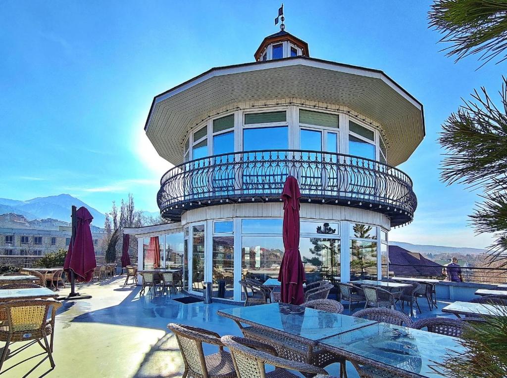 Luxury apartments in the foothills of the Zailiyskiy Alatau, Almaty