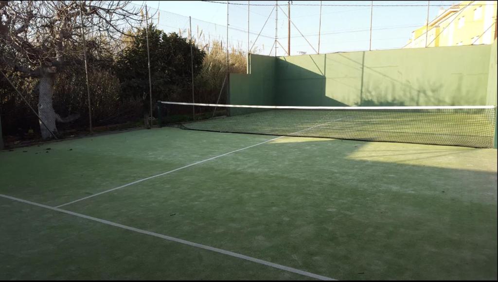 Tenis a/nebo squash v ubytování Lovely Apartment in Denia; El Patio nebo okolí