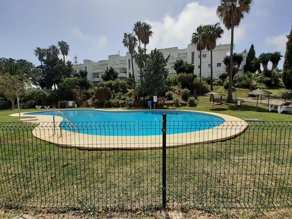 Basen w obiekcie Estepona Golf Apartment lub w pobliżu