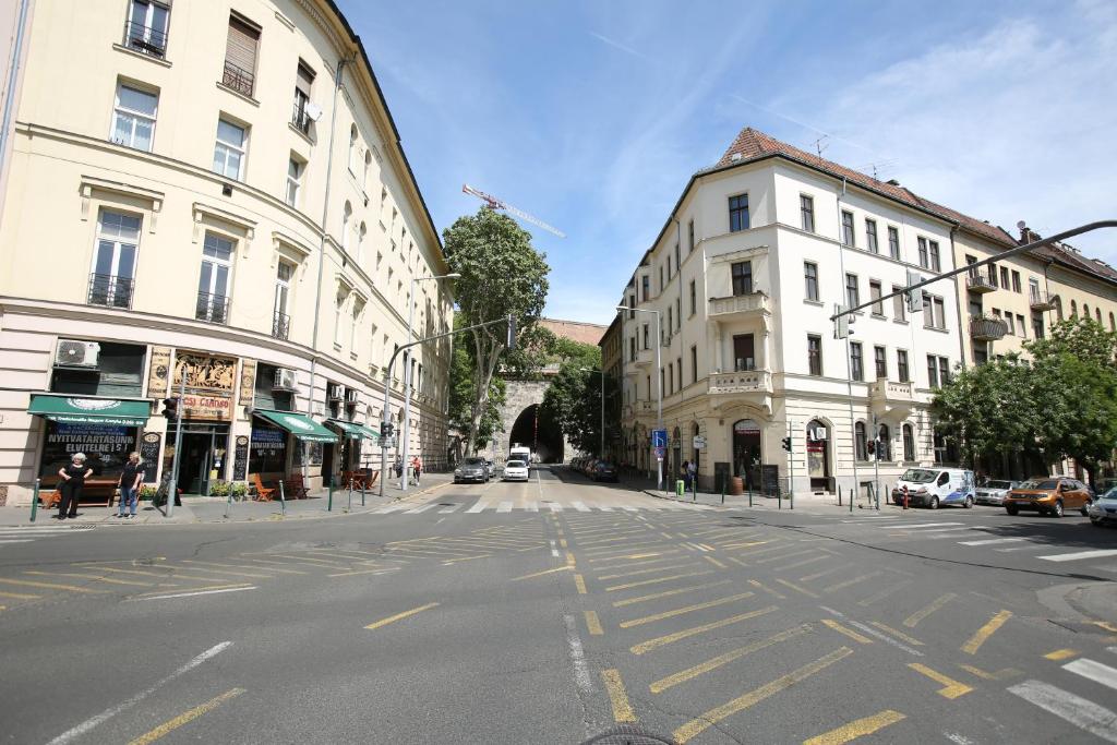 Castle Courtyard Hideaway 1013 Budapest, 59 Attila út kép - 1