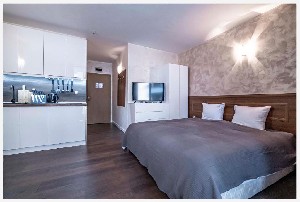 Avalon - One-Bedroom Apartment