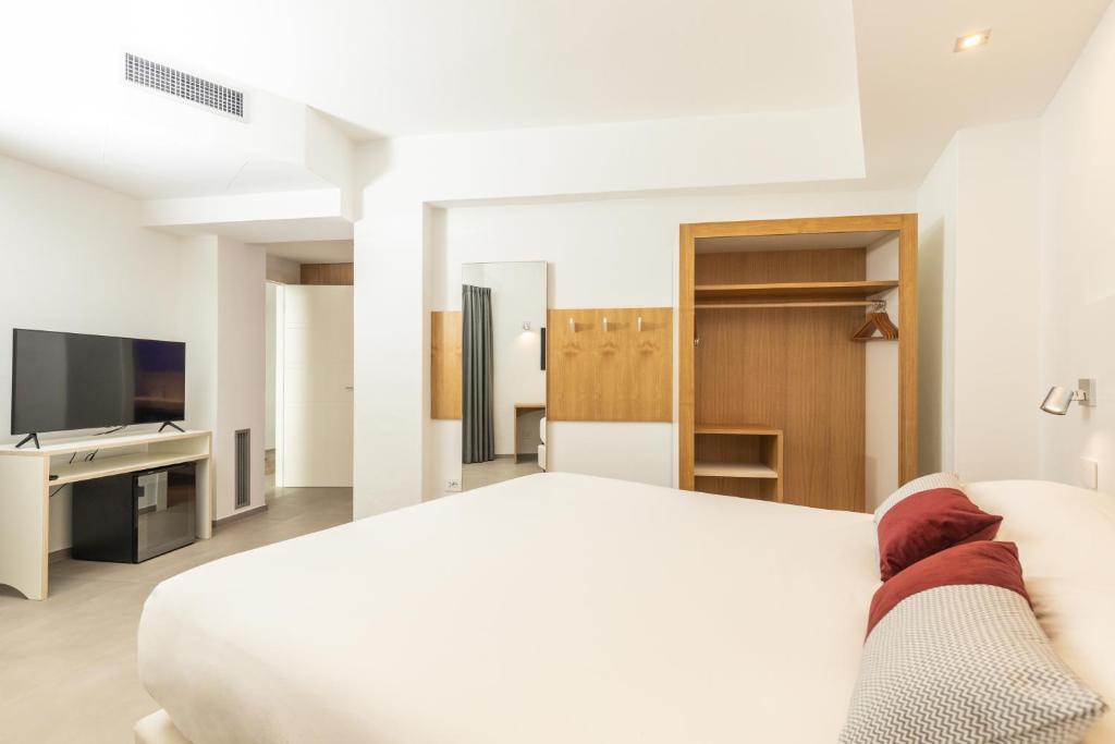 Domu Qirat - Authentic Rooms & Terraces - Tweepersoonskamer Met Terras