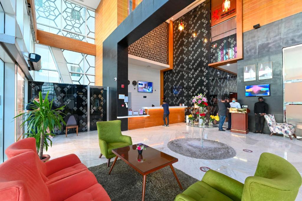 A seating area at Al Mansour Suites Hotel