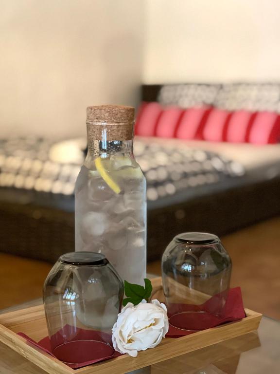 HOSTEL LOVELY ROOMS, city center, shared Bathroom, windows to corridor - 