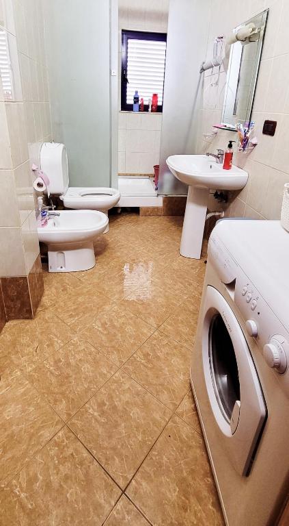 Durres Golem Mara beach apartment - Imazhi 3