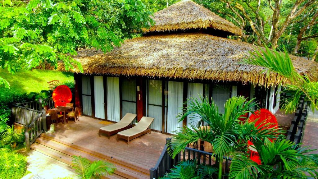 Lihim Resorts 5