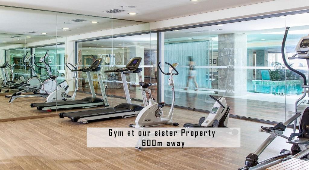 Posilňovňa alebo fitness centrum v ubytovaní Avra Apartments Kolymbari Harbour