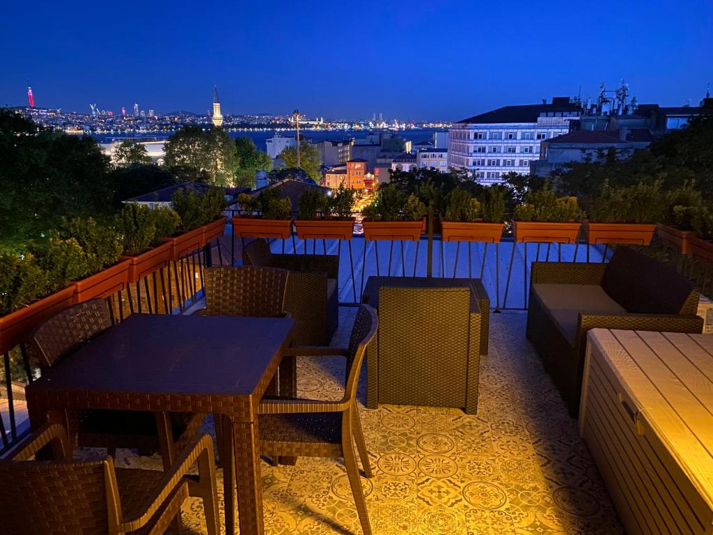 Balkón nebo terasa v ubytování Galata VAV Suites