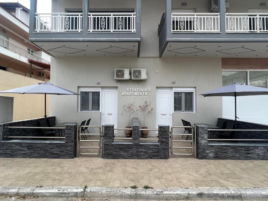 A balcony or terrace at Stratonikis Apartments