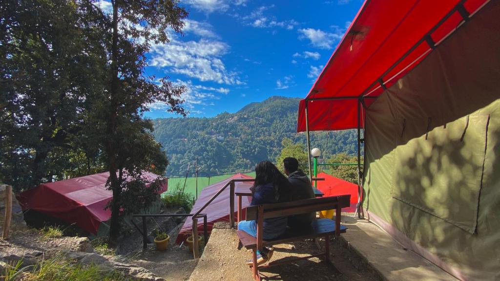 Afbeelding uit fotogalerij van The Whispering Oaks in Nainital