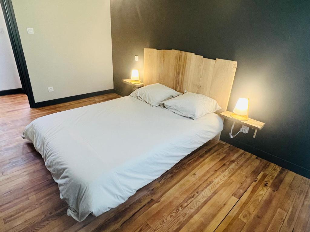Posteľ alebo postele v izbe v ubytovaní Sleep & Road
