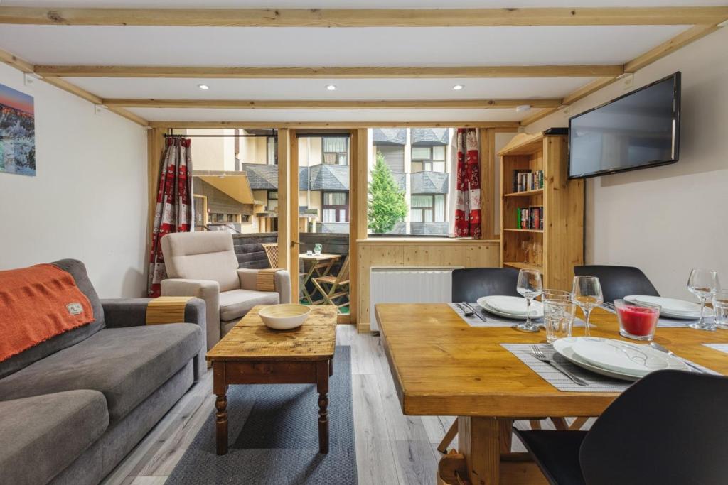 Fotografia z galérie ubytovania Grand Roc C - Modern Apart 2BR Close to Grand Montets Lift - By Cozee Rentals v destinácii Chamonix-Mont-Blanc