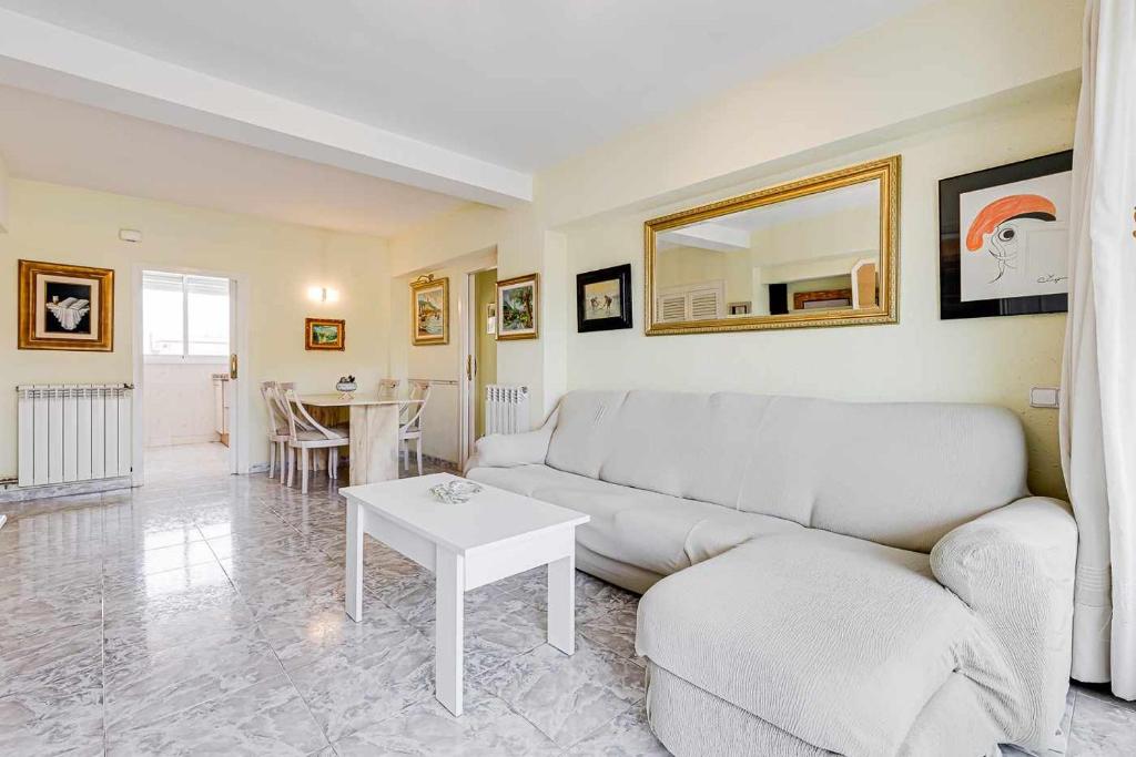 Rentalsbcn Apartamentos Corona, Blanes – Bijgewerkte prijzen 2023