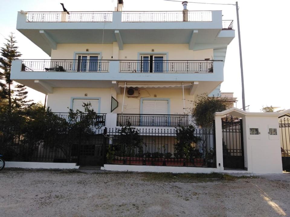 Balkons/terase naktsmītnē Alexadra's house Κάτω Αλμυρή