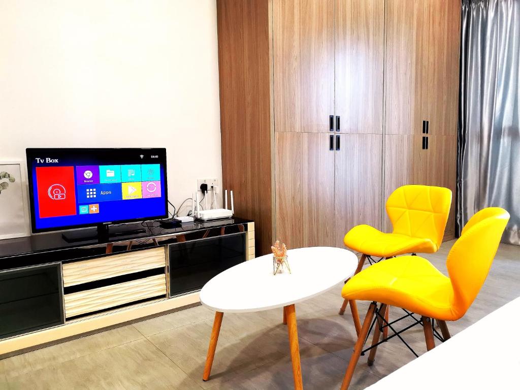 TV a/nebo společenská místnost v ubytování Bell Suite - The Premium Suite @ Sepang