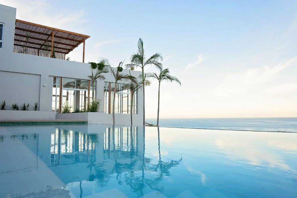 Villa con piscina junto al océano en Topia Retreat- Surf Suite Norte en El Pescadero