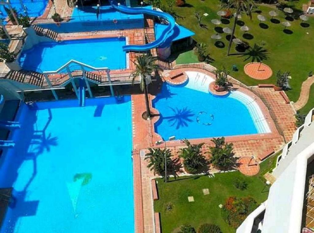 Bazén v ubytovaní Appartment Totally upgraded at BENAL BEACH alebo v jeho blízkosti