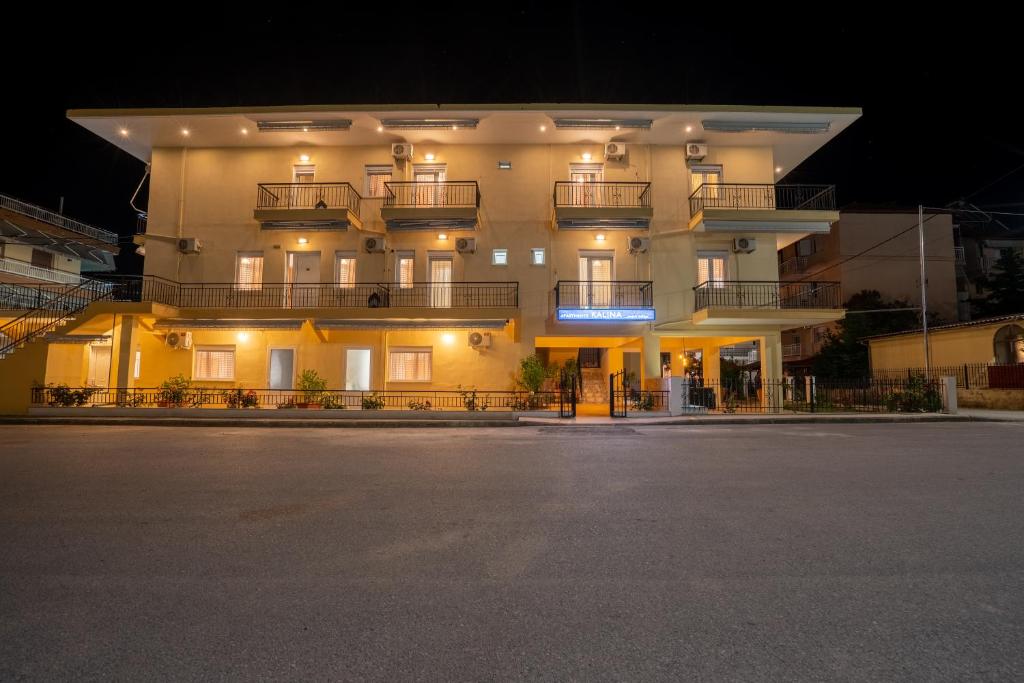 Budova, kde se aparthotel nachází