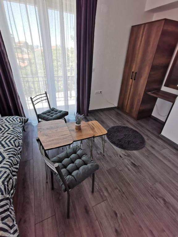 Posezení v ubytování GOPO Guesthouse Elshani