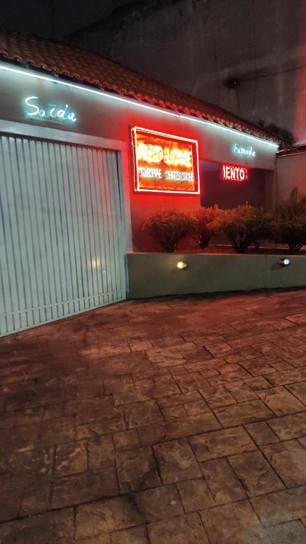 Hotel Red Love - Housity