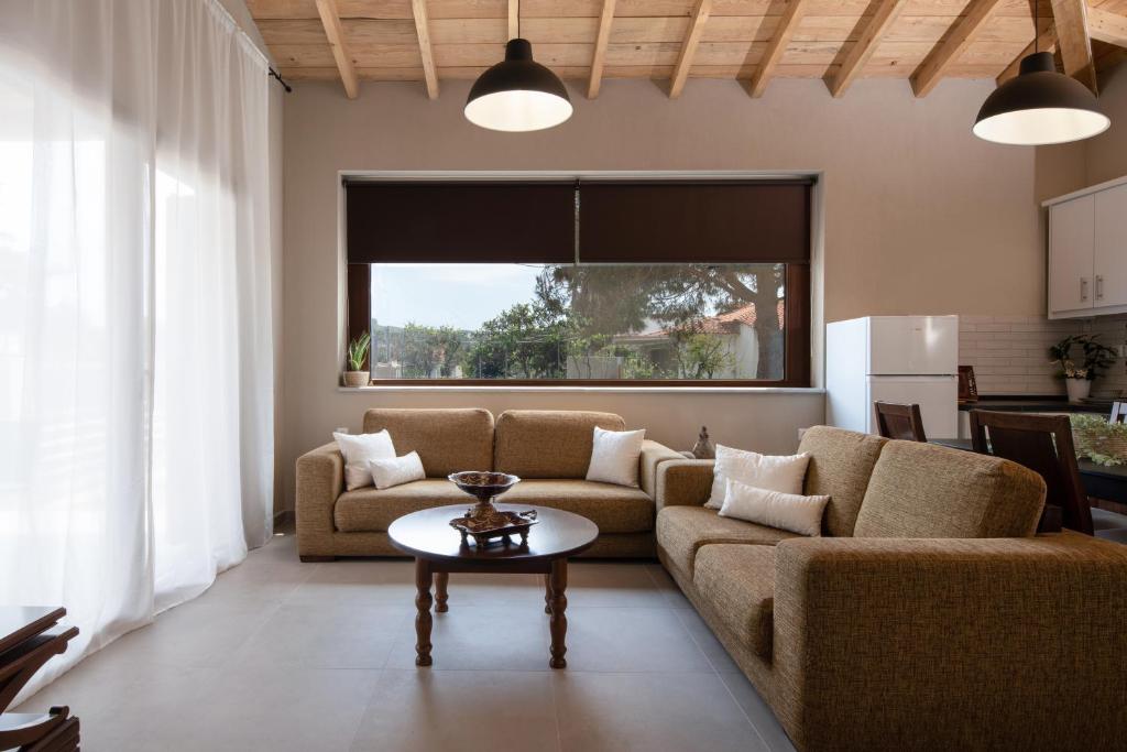 Posezení v ubytování Athos View - Golden Fig Sykia lodge