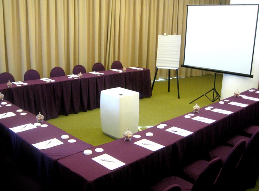 Zona business o sala conferenze di Sensa Hotel Bandung
