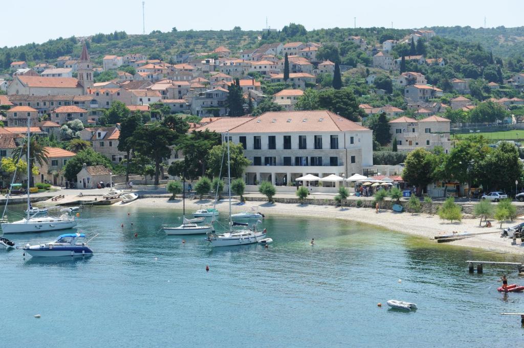 Apgyvendinimo įstaigos Hotel Lipa vaizdas iš viršaus