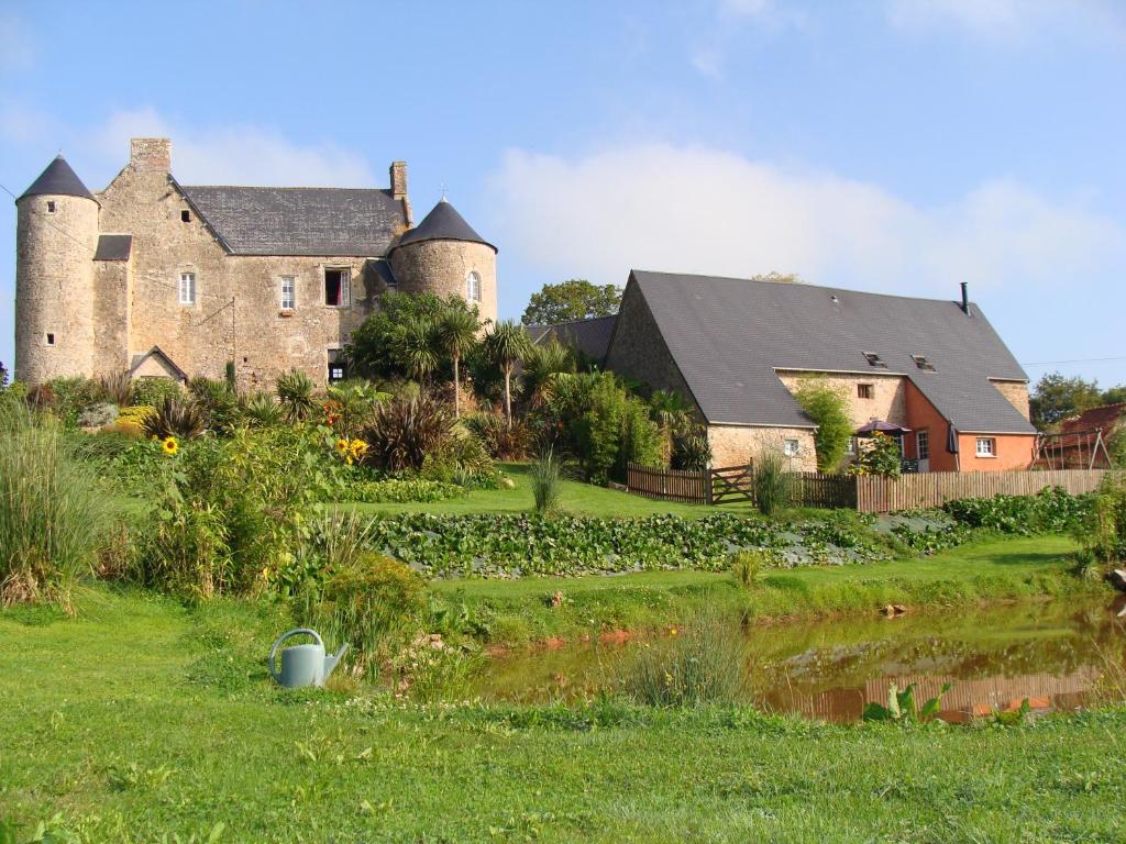 Gallery image of Gîte Les vignes in Montmartin-en-Graignes