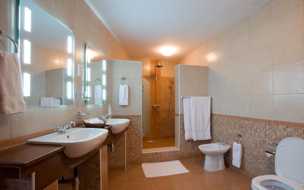 Koupelna v ubytování Amboseli Sopa Lodge