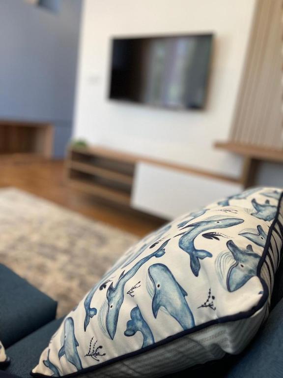 TV a/nebo společenská místnost v ubytování Garden Villas