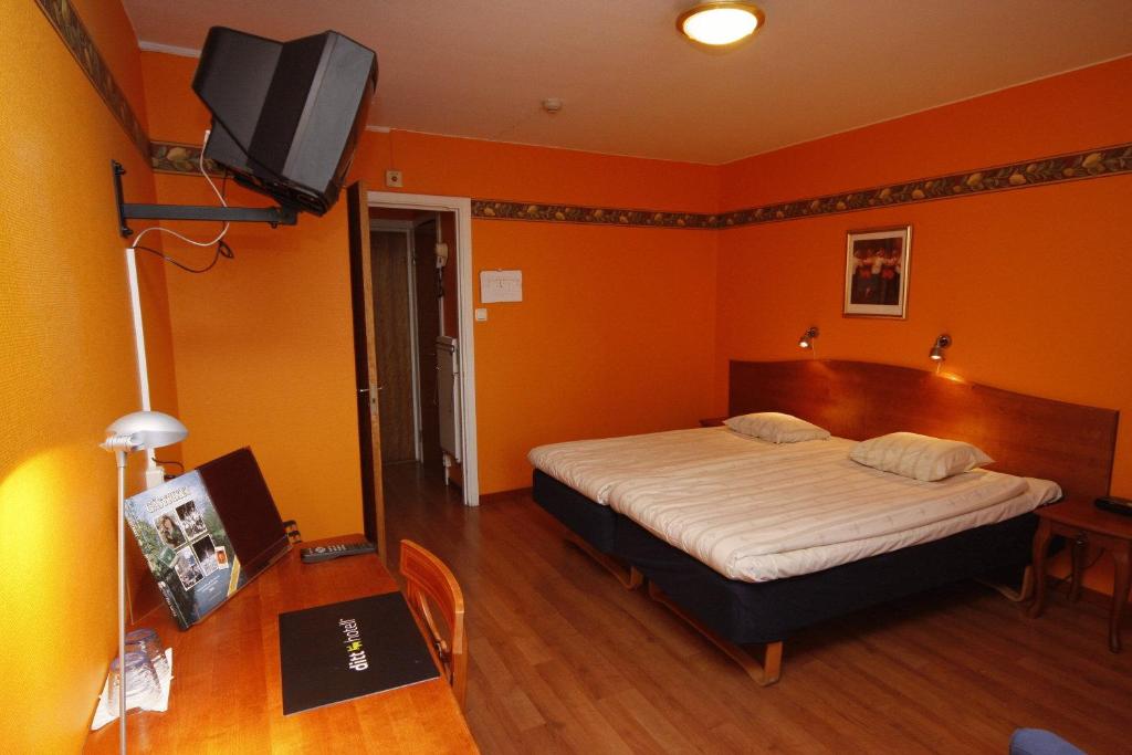TV a/nebo společenská místnost v ubytování Hotel Aveny Bed & Breakfast