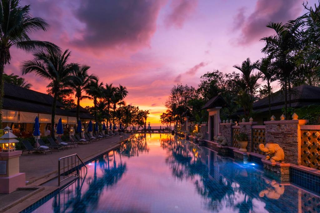 Bazén v ubytování Seaview Resort Khao Lak - SHA Plus nebo v jeho okolí