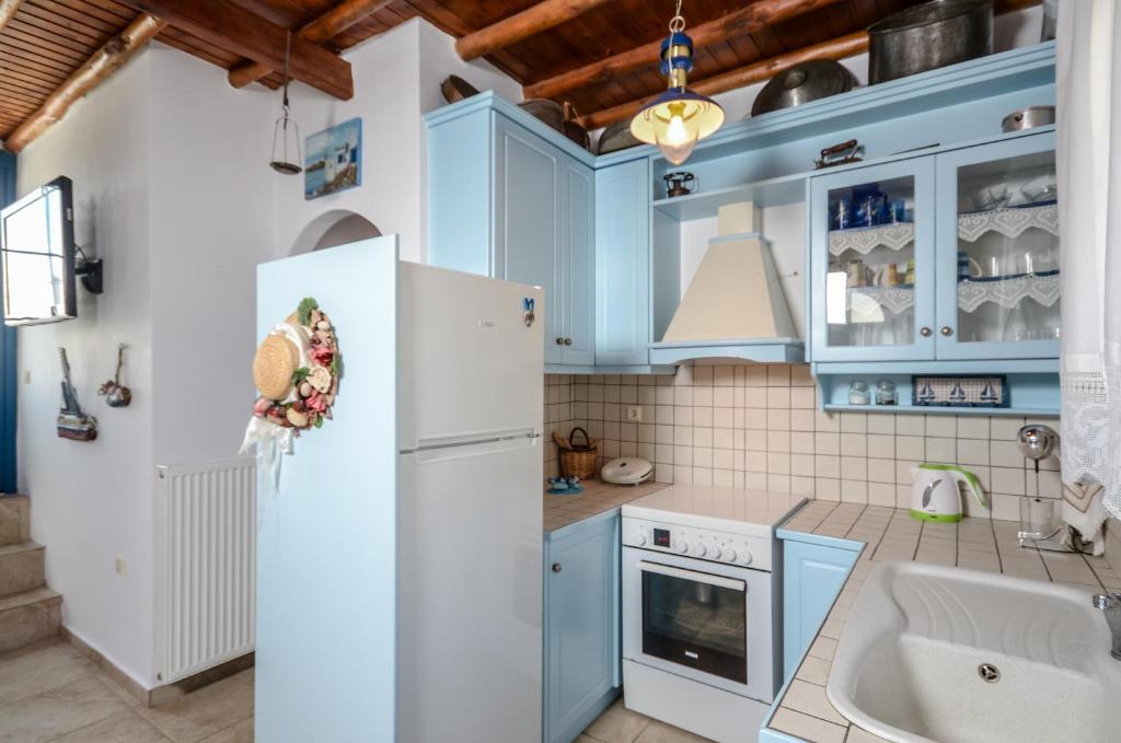 A kitchen or kitchenette at Naxos Pantheon House Panoramic View
