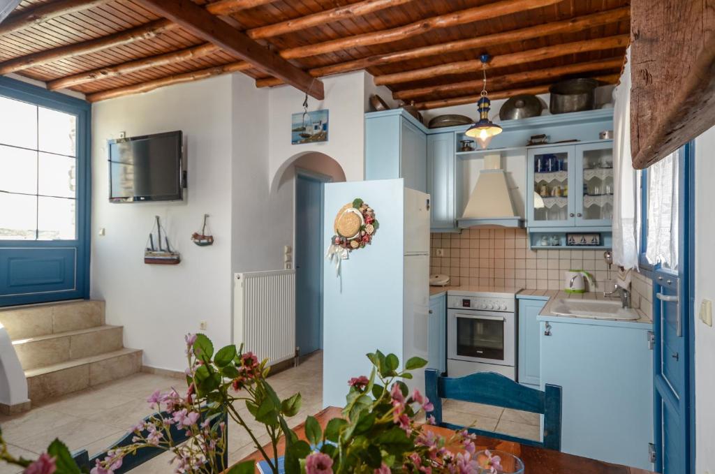 A kitchen or kitchenette at Naxos Pantheon House Panoramic View