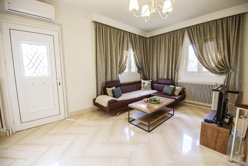 A seating area at Stefania's Home